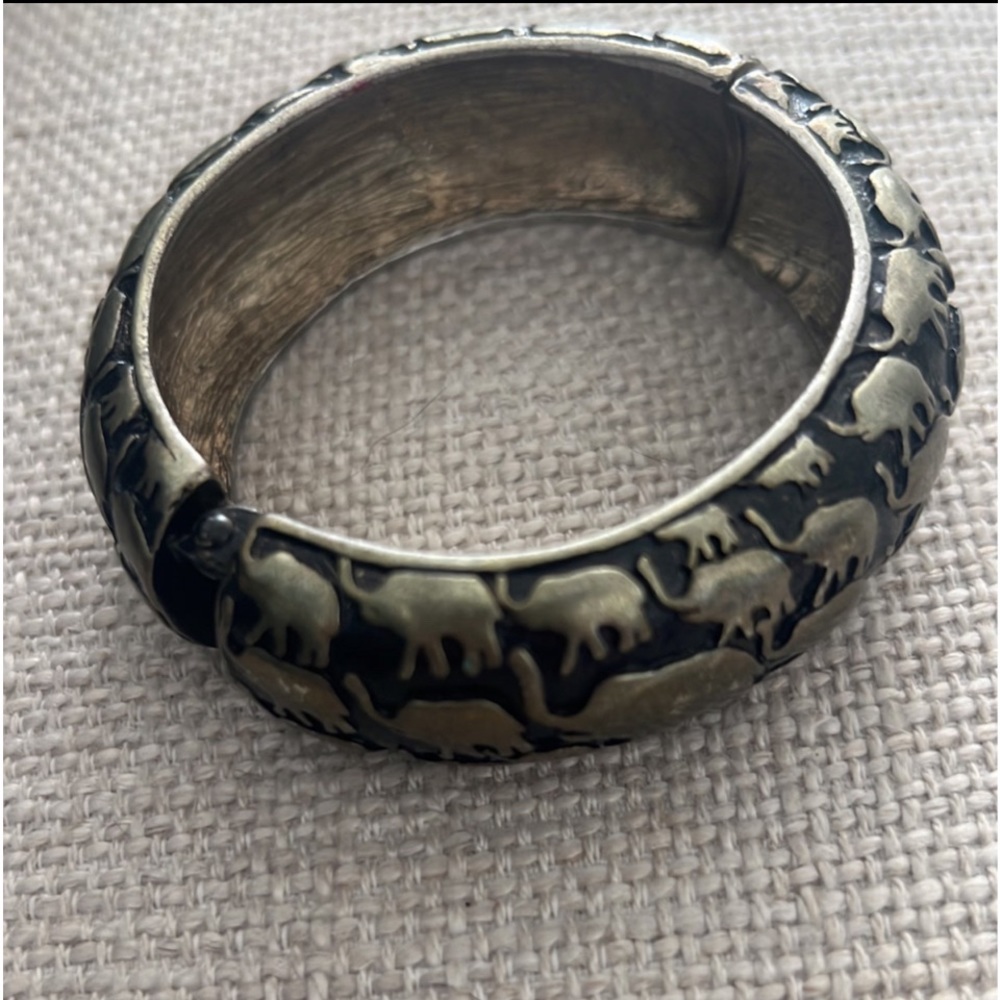 bangle bracelet An elephant